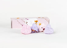 Load image into Gallery viewer, 5 heart shaped Shower Steamers Gift Set
