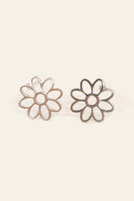 Load image into Gallery viewer, Daisy Outline Stud Earrings