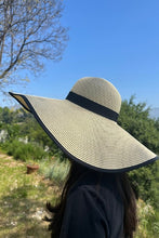 Load image into Gallery viewer, FASHION STRAW WIDE BRIM FLOPPY SUN HAT