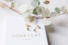 Load image into Gallery viewer, Mini Heart Crystal Stud Earrings