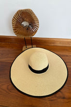 Load image into Gallery viewer, FASHION STRAW WIDE BRIM FLOPPY SUN HAT