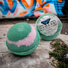 Load image into Gallery viewer, Bath Bomb - Love Bug