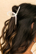 Load image into Gallery viewer, Resin Loop Claw Clip
