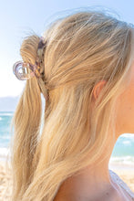 Load image into Gallery viewer, Resin Loop Claw Clip
