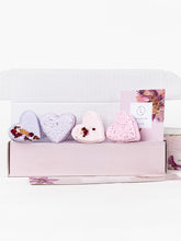 Load image into Gallery viewer, 5 heart shaped Shower Steamers Gift Set
