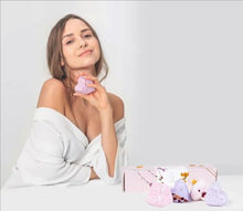 Load image into Gallery viewer, 5 heart shaped Shower Steamers Gift Set
