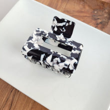 Load image into Gallery viewer, Carly Hair Claw - Black &amp; White
