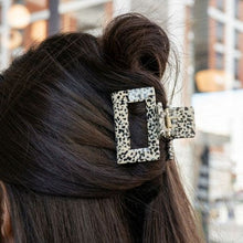 Load image into Gallery viewer, Carly Hair Claw  - Tortoise
