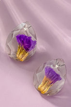 Load image into Gallery viewer, Faceted teardrop stud earrings with dried flowers
