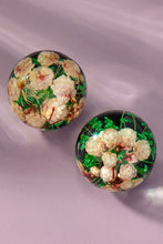 Load image into Gallery viewer, Ball stud earrings with dried flowers
