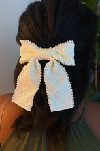 Load image into Gallery viewer, Palace Pearl Embellished Hair Barrette
