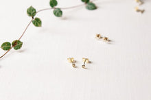 Load image into Gallery viewer, Mini Heart Crystal Stud Earrings
