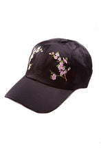 Load image into Gallery viewer, FLOWER SATIN CAP
