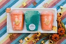 Load image into Gallery viewer, Fall Coffee Cup Bath Bombs
