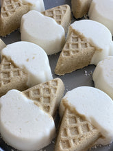 Load image into Gallery viewer, Ice Cream Bath Bombs
