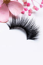 Load image into Gallery viewer, 25mm Dramatic Volume Mink Eyelashes
