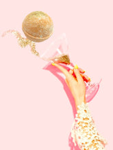 Load image into Gallery viewer, Bath Bomb - Peach Bellini / Seasonal - Spring
