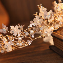 Load image into Gallery viewer, Butterfly Pearl Alloy Crown Headband L3208
