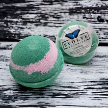 Load image into Gallery viewer, Bath Bomb - Love Bug
