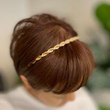 Load image into Gallery viewer, Twist &amp; Shout Chain Headband
